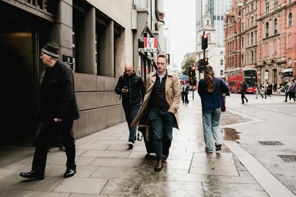 Transform your office attire: chic combinations to style a trench coat with professional looks